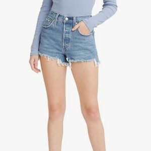 LEVI’S WOMEN 501 SHORTS (30)